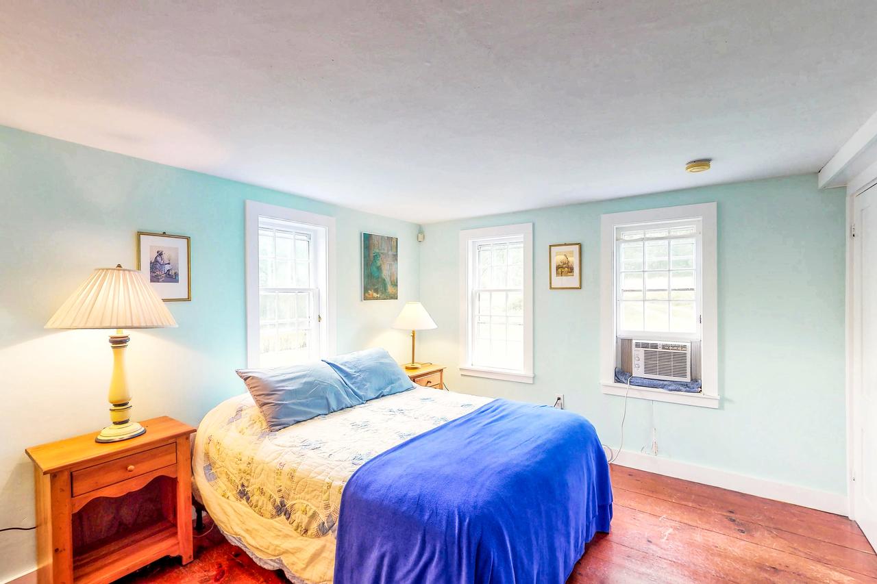 Koi Pond Cottage - thumb 17