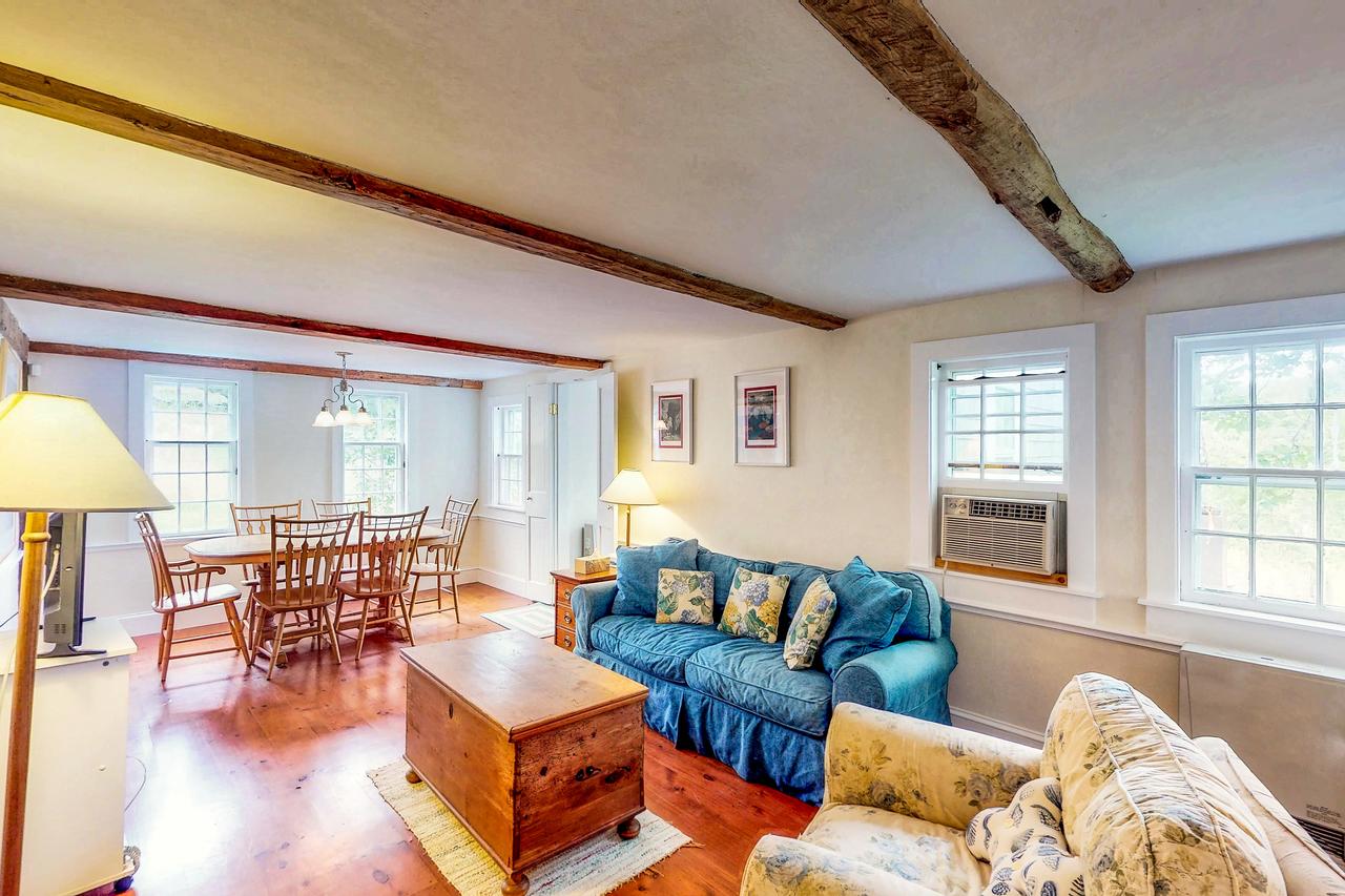 Koi Pond Cottage - thumb 6