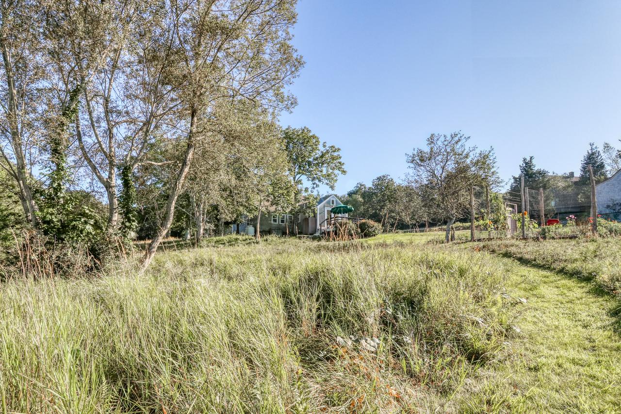 Koi Pond Cottage - thumb 28