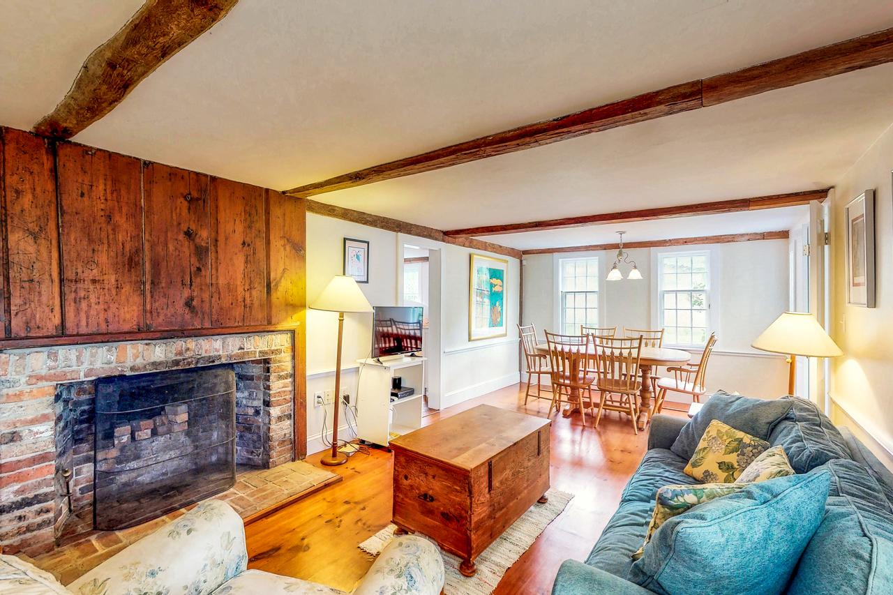 Koi Pond Cottage - thumb 3