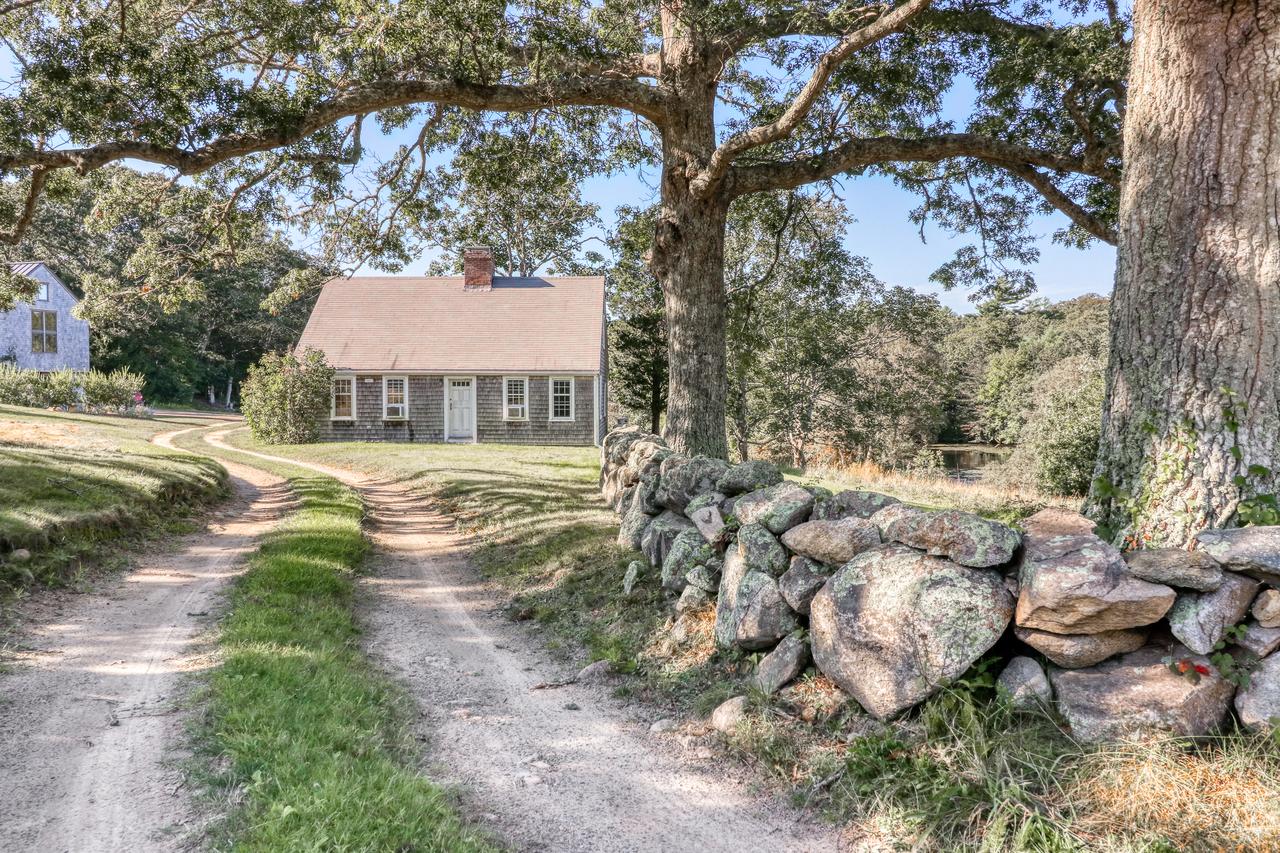 Koi Pond Cottage - thumb 1