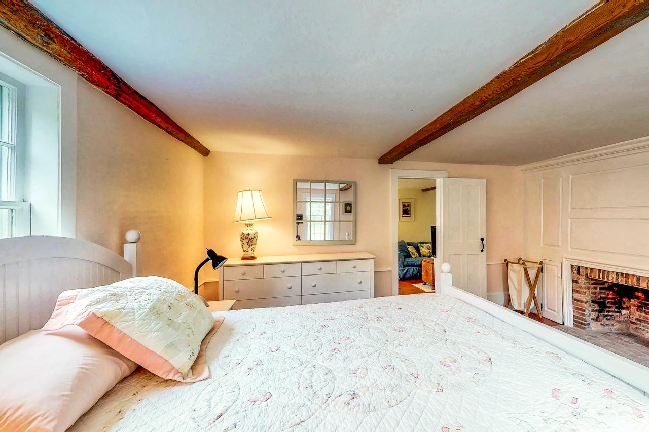 Koi Pond Cottage - thumb 15