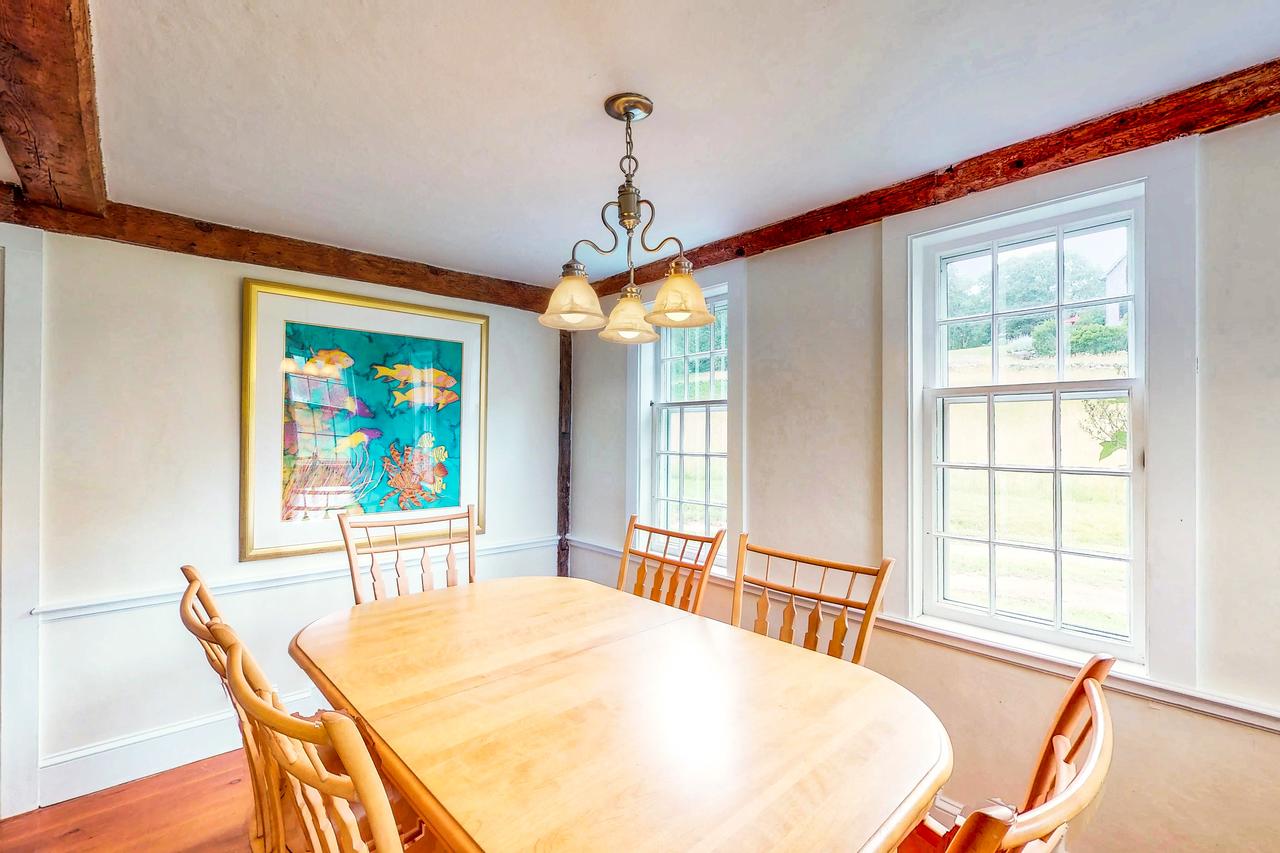 Koi Pond Cottage - thumb 12