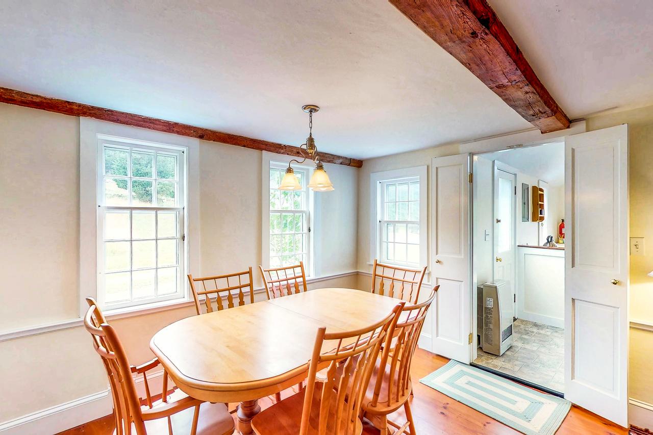 Koi Pond Cottage - thumb 5