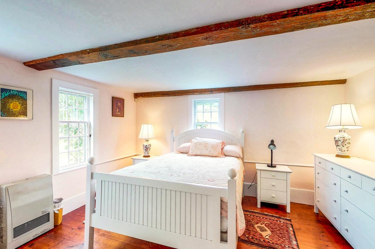 Koi Pond Cottage - thumb 14