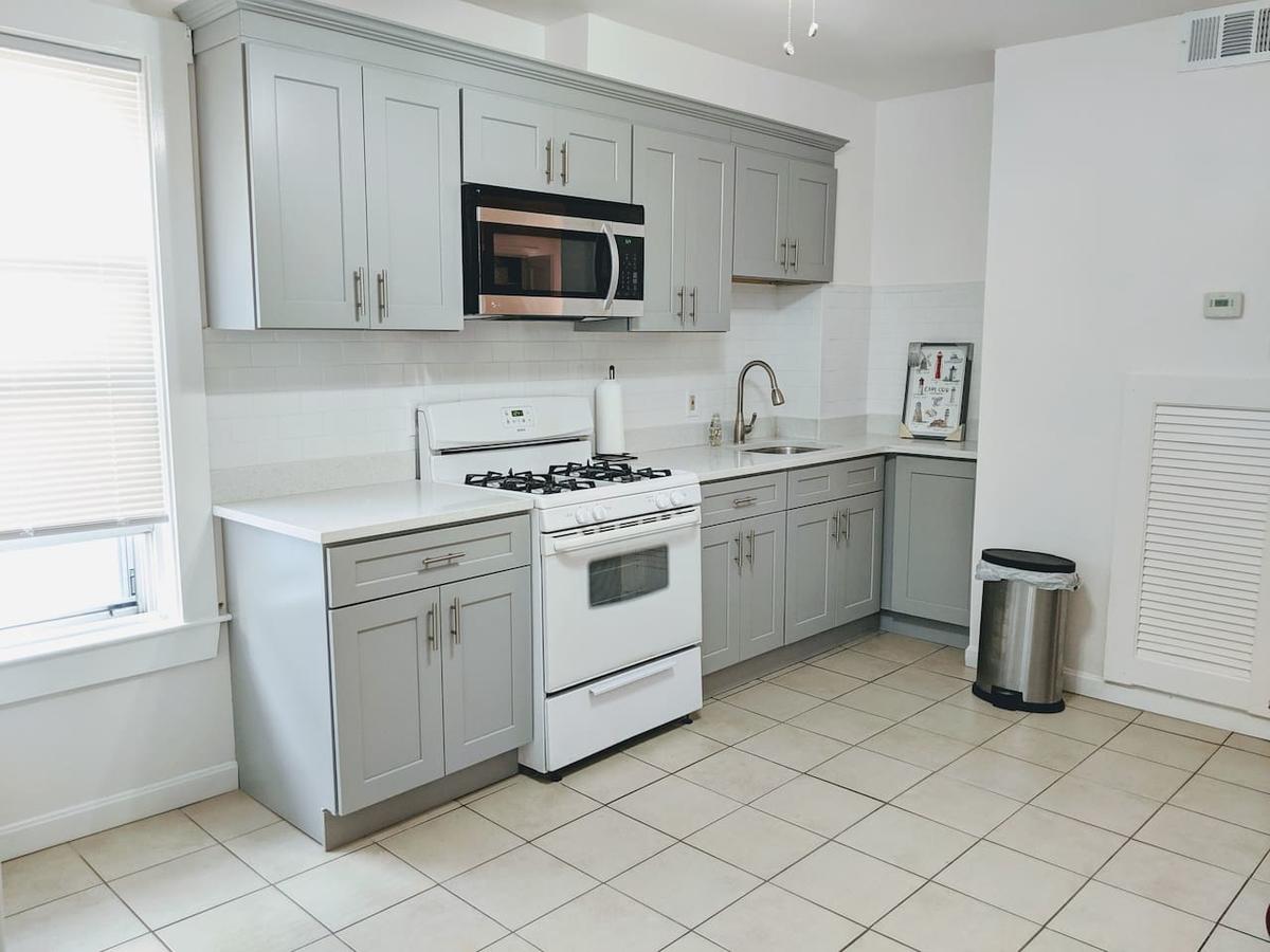 New 3bd Apt Walk To Airport/T Mins To DWTN/Casino - thumb 6