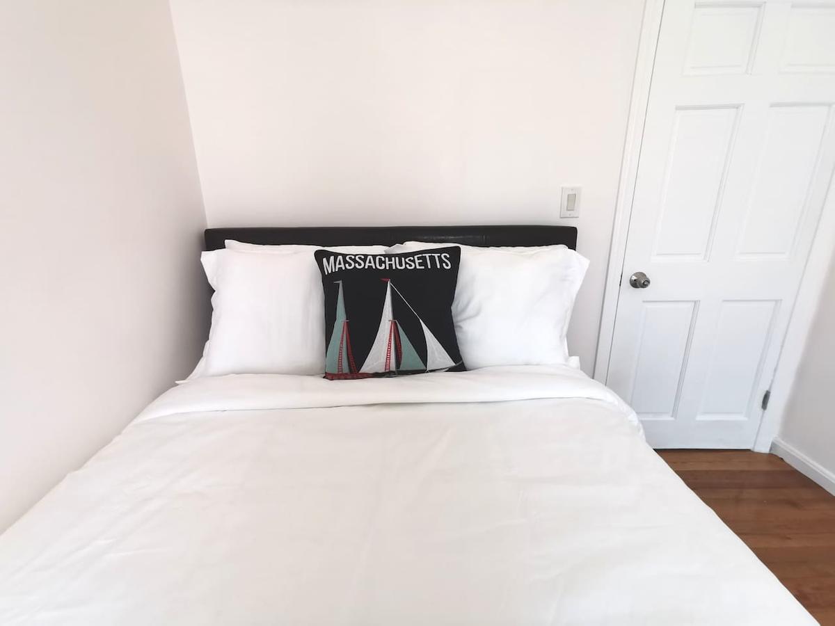 New 3bd Apt Walk To Airport/T Mins To DWTN/Casino - thumb 11