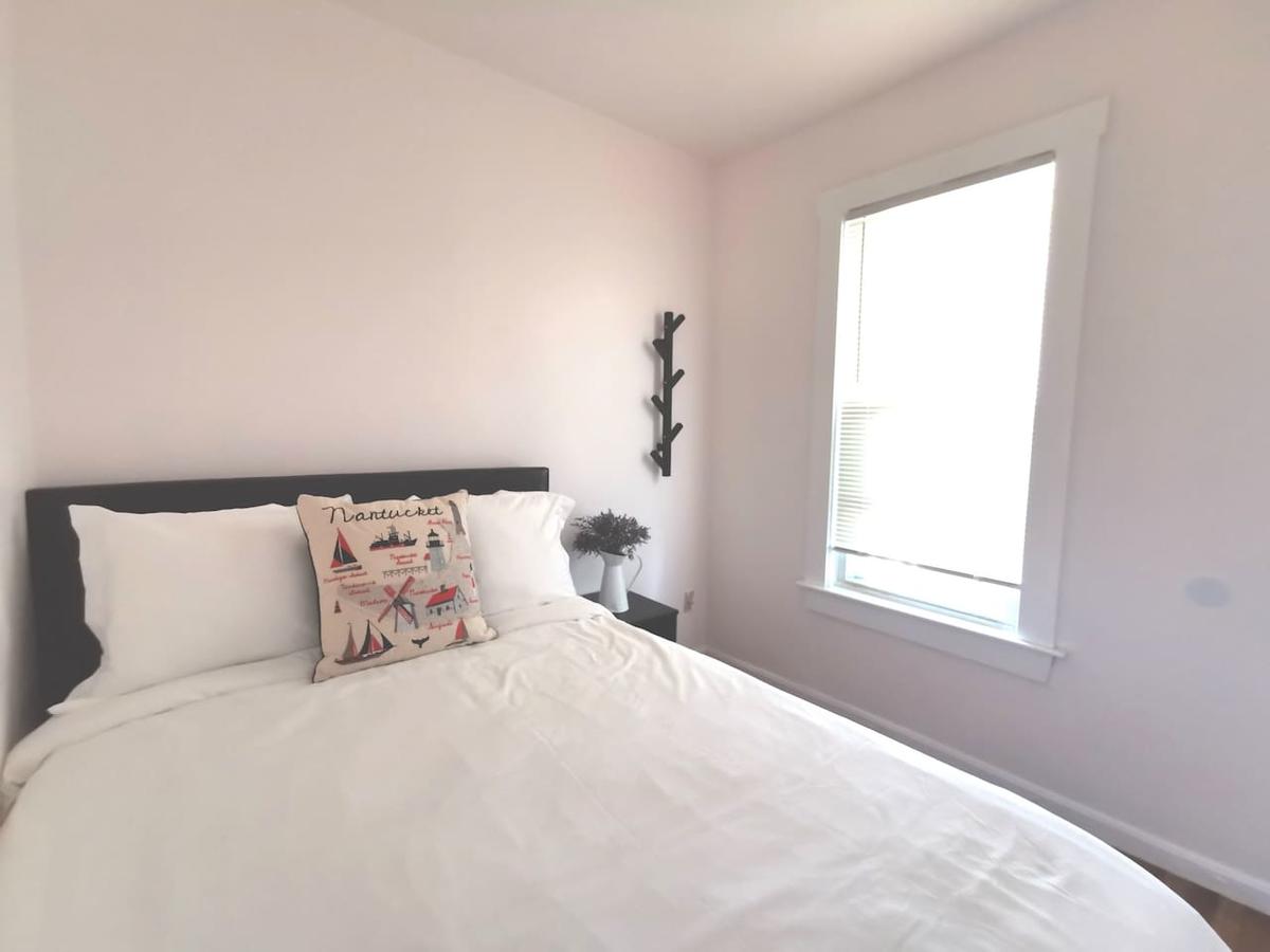 New 3bd Apt Walk To Airport/T Mins To DWTN/Casino - thumb 10
