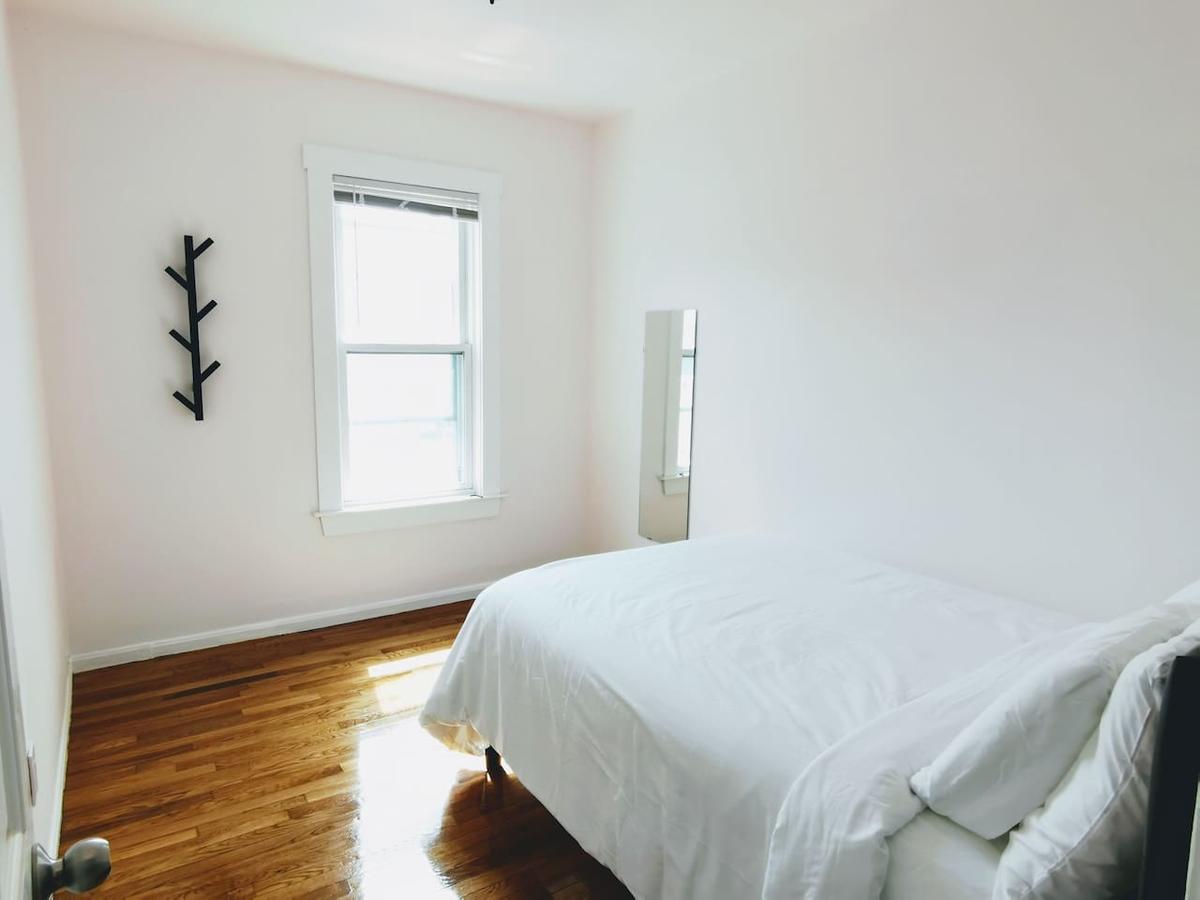 New 3bd Apt Walk To Airport/T Mins To DWTN/Casino - thumb 1