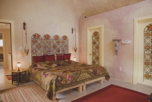 Topia Inn