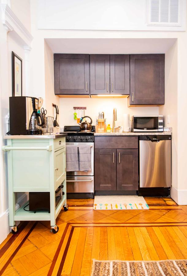 Renovated, Chic, One Bed, Sleeps 4,Steps To Transit - thumb 24