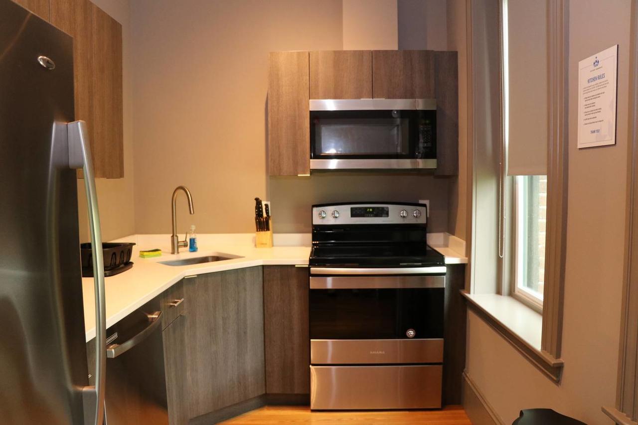 A Stylish Stay W/ A Queen Bed, Heated Floors.. #15 - thumb 13