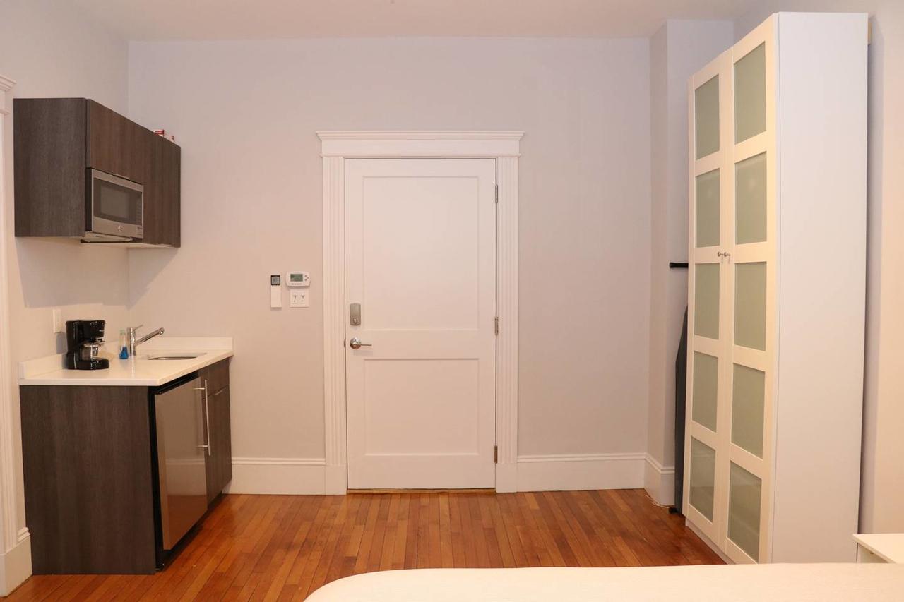 A Stylish Stay W/ A Queen Bed, Heated Floors.. #15 - thumb 8