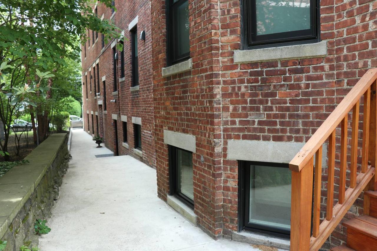 A Stylish Stay W/ A Queen Bed, Heated Floors.. #15 - thumb 20