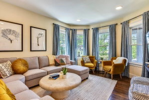 Stayloom's Bright Midcentury Fells Home, Near T