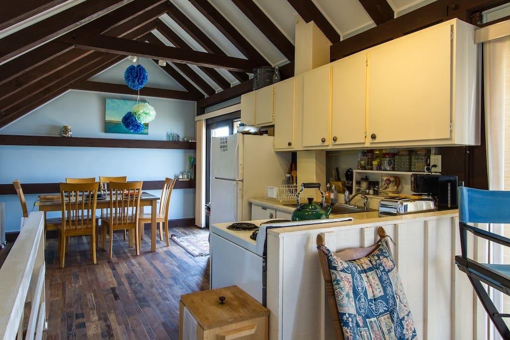 Spectacular Waterfront Cottage - thumb 10