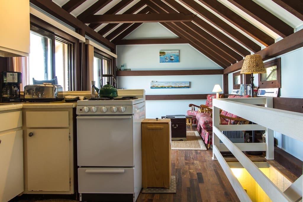 Spectacular Waterfront Cottage - thumb 7