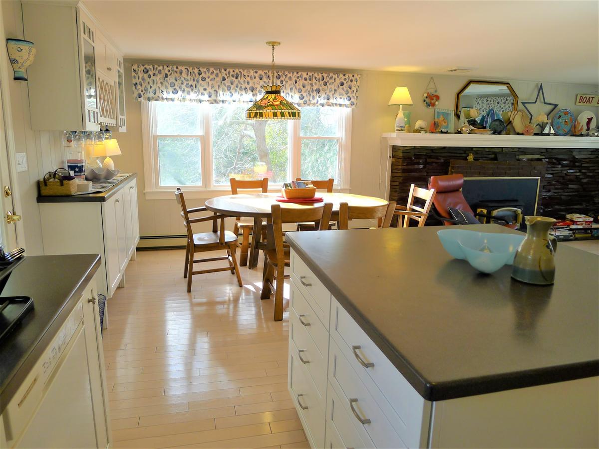 563 PLEASANT LAKE - 4 Bedroom - thumb 6