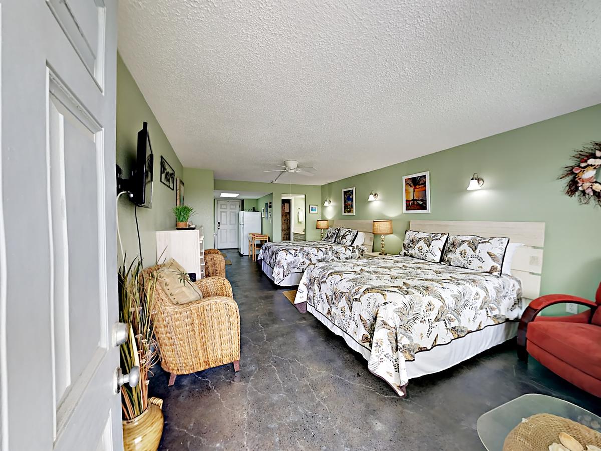 116 Sea Breeze Condo - thumb 2
