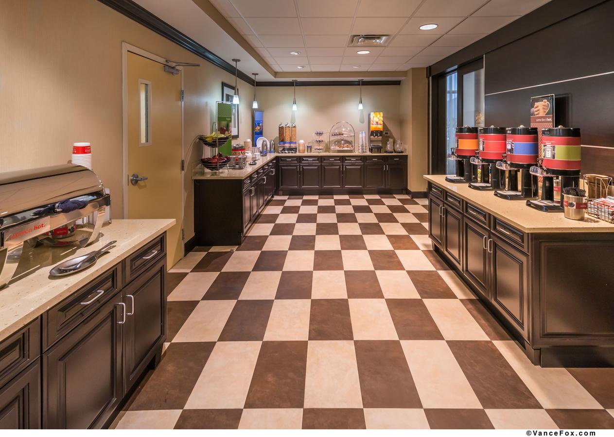 Hampton Inn & Suites Reno - thumb 7