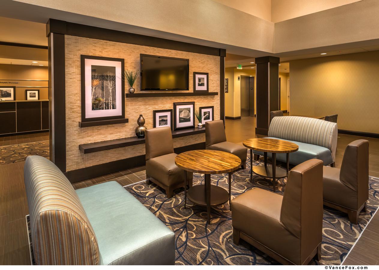Hampton Inn & Suites Reno - thumb 1