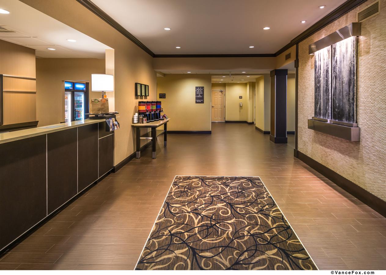Hampton Inn & Suites Reno - thumb 3