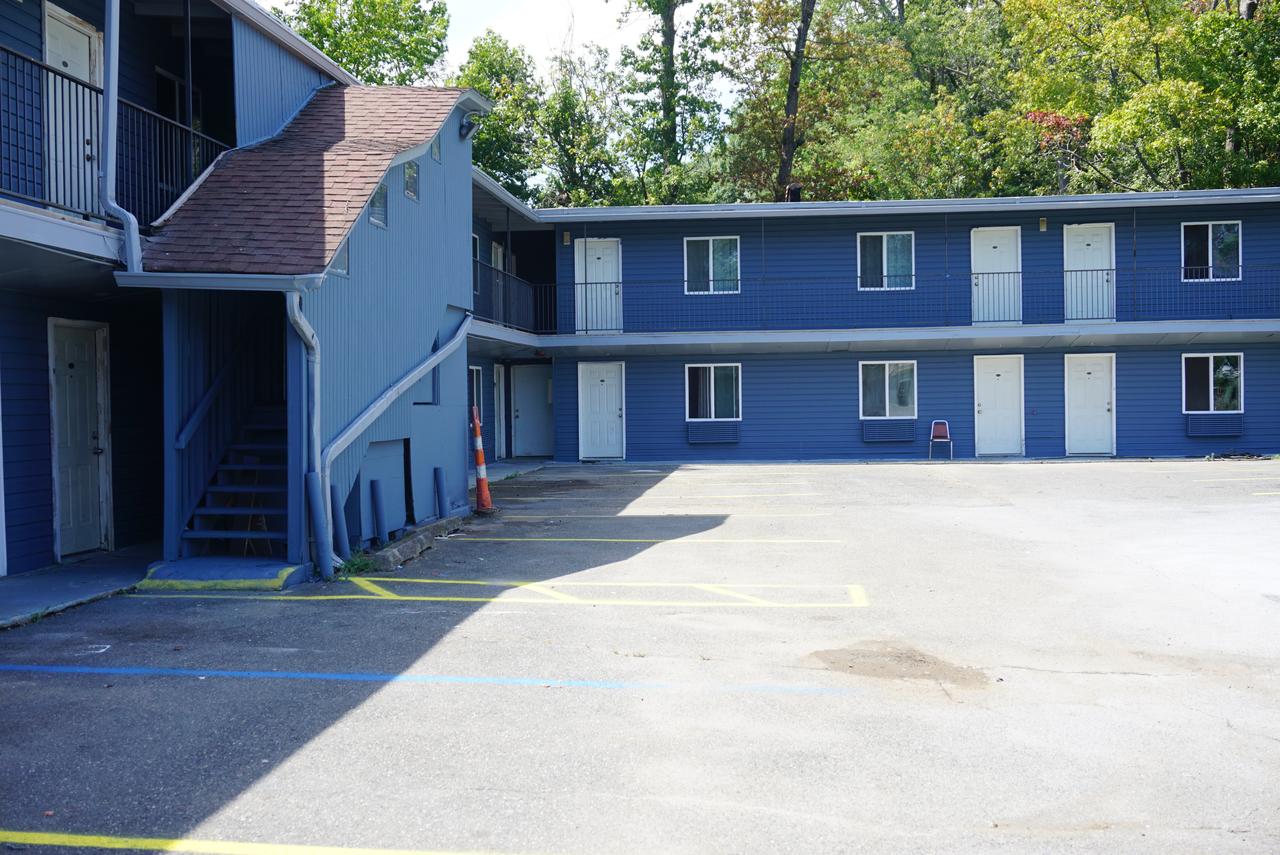 Chalet Motel - thumb 2