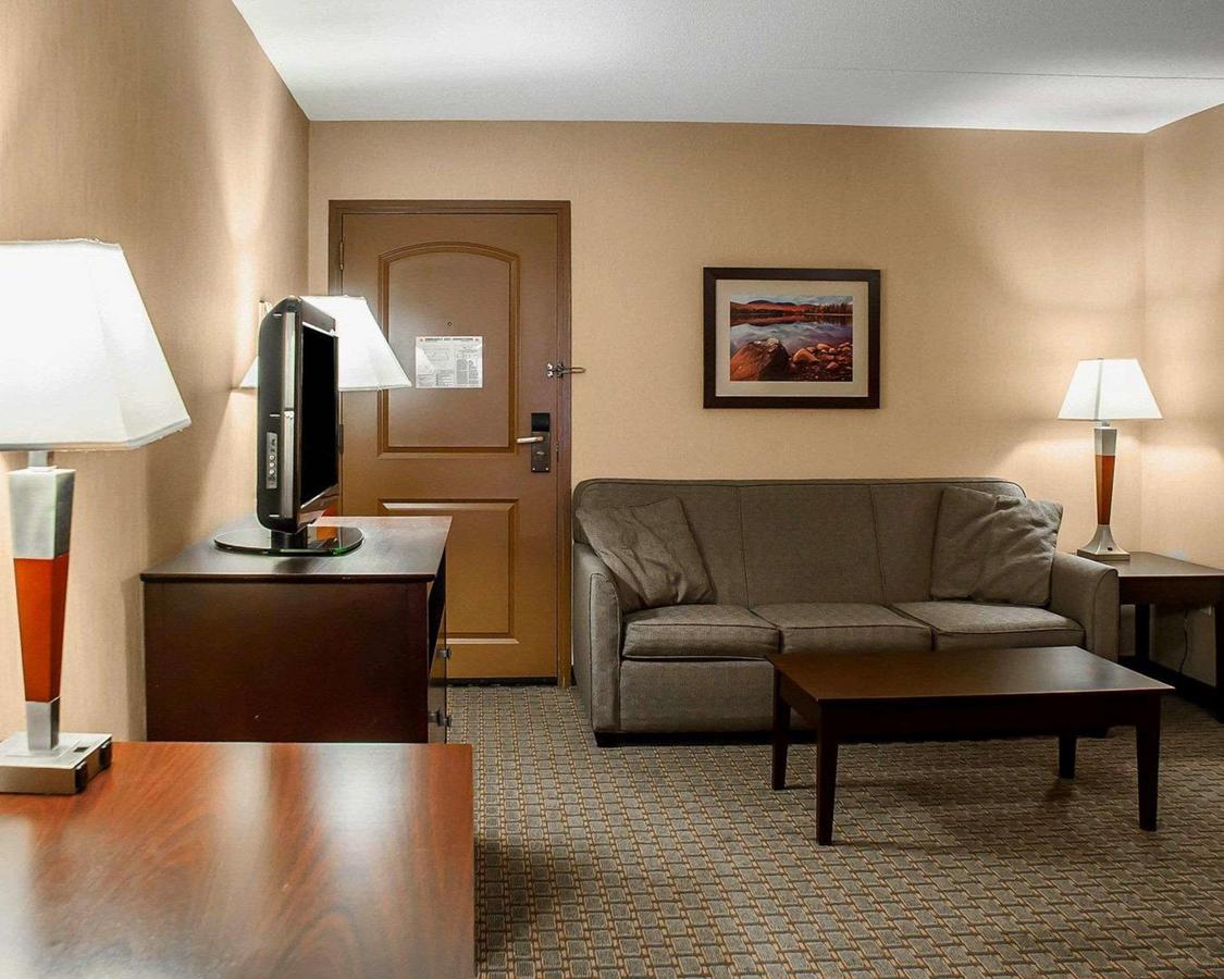 Comfort Inn & Suites Watertown - thumb 1