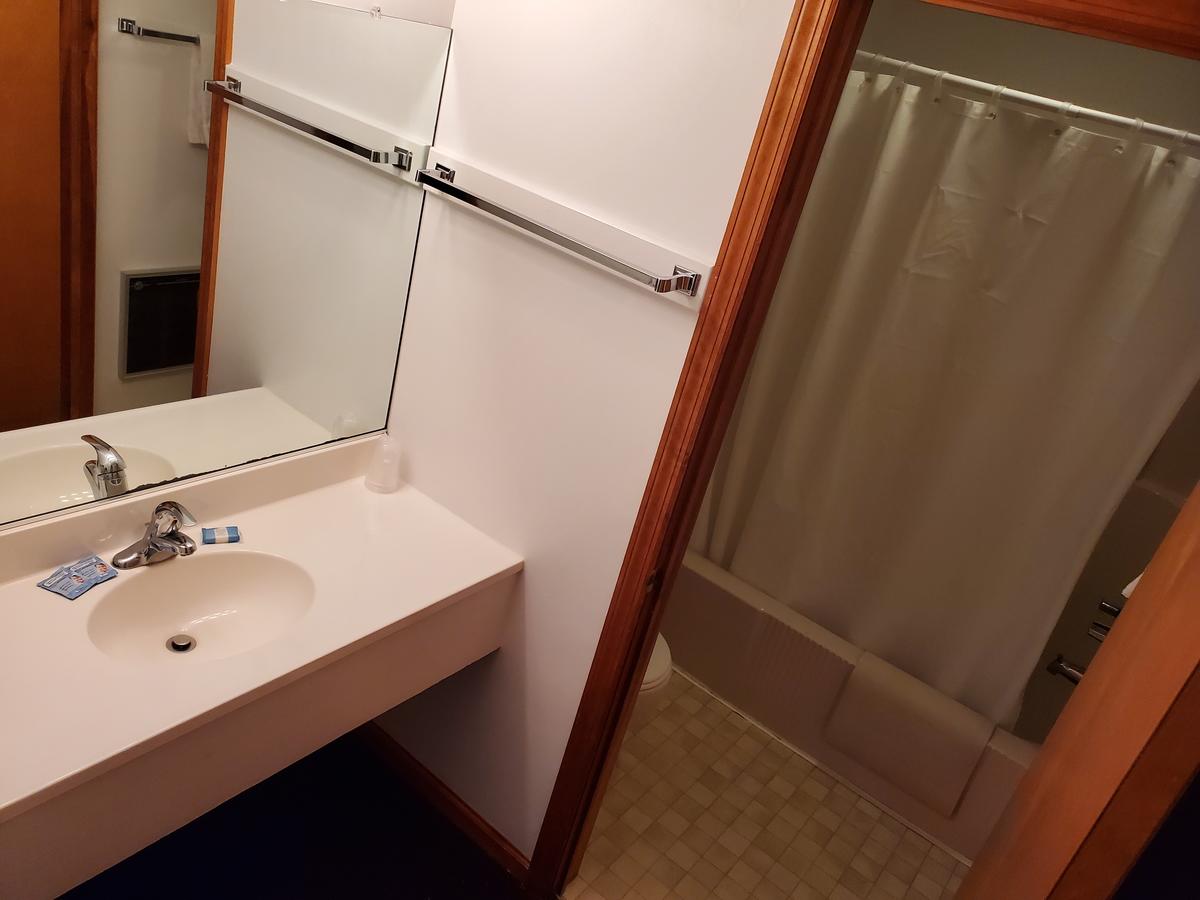 Lake View Motel - thumb 13