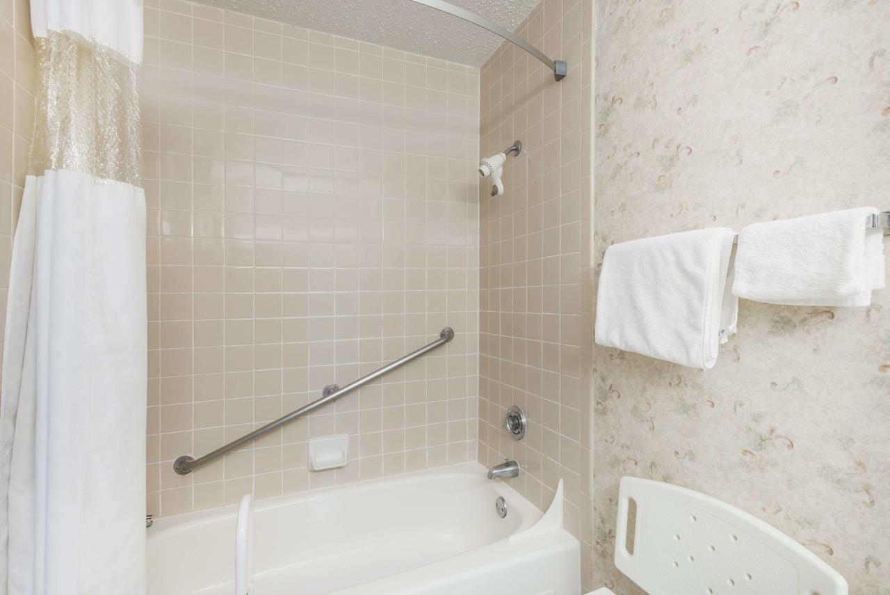 Ramada By Wyndham Watertown - thumb 20