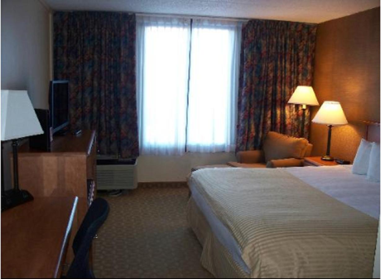 Ramada By Wyndham Watertown - thumb 9
