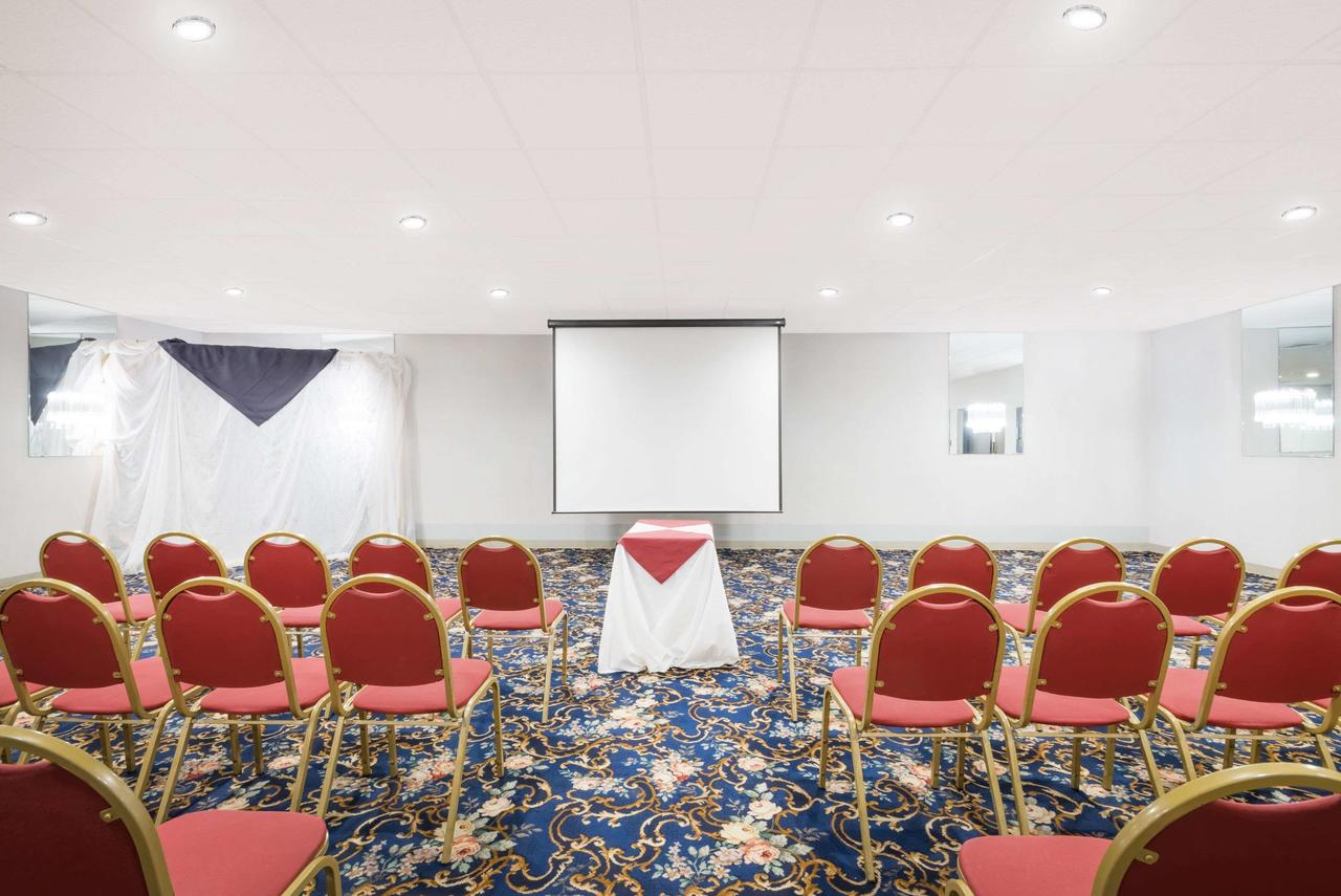 Ramada By Wyndham Watertown - thumb 14