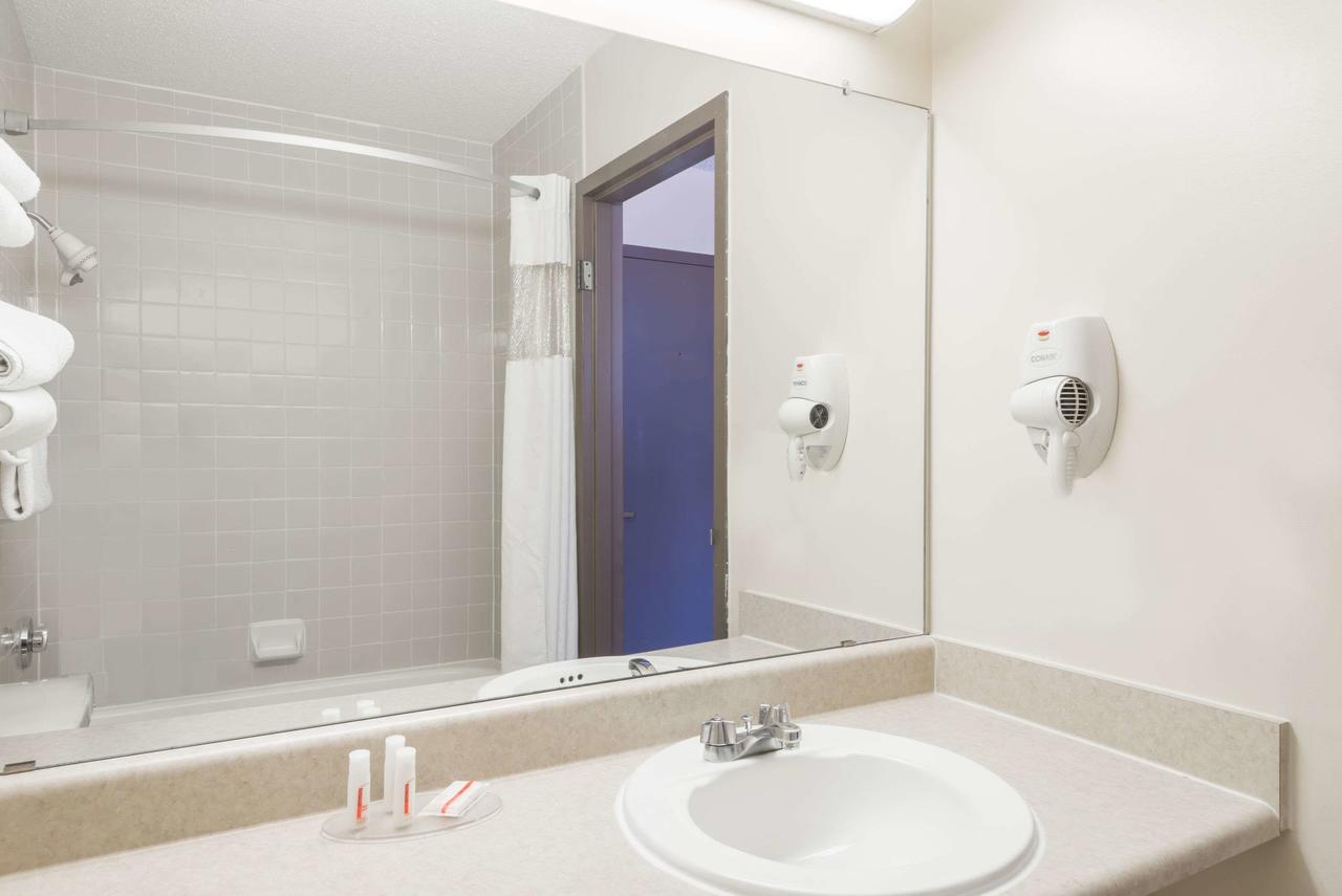 Ramada By Wyndham Watertown - thumb 19