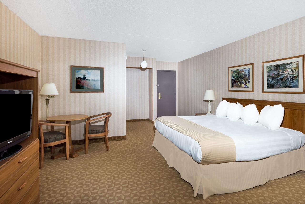 Ramada By Wyndham Watertown - thumb 30