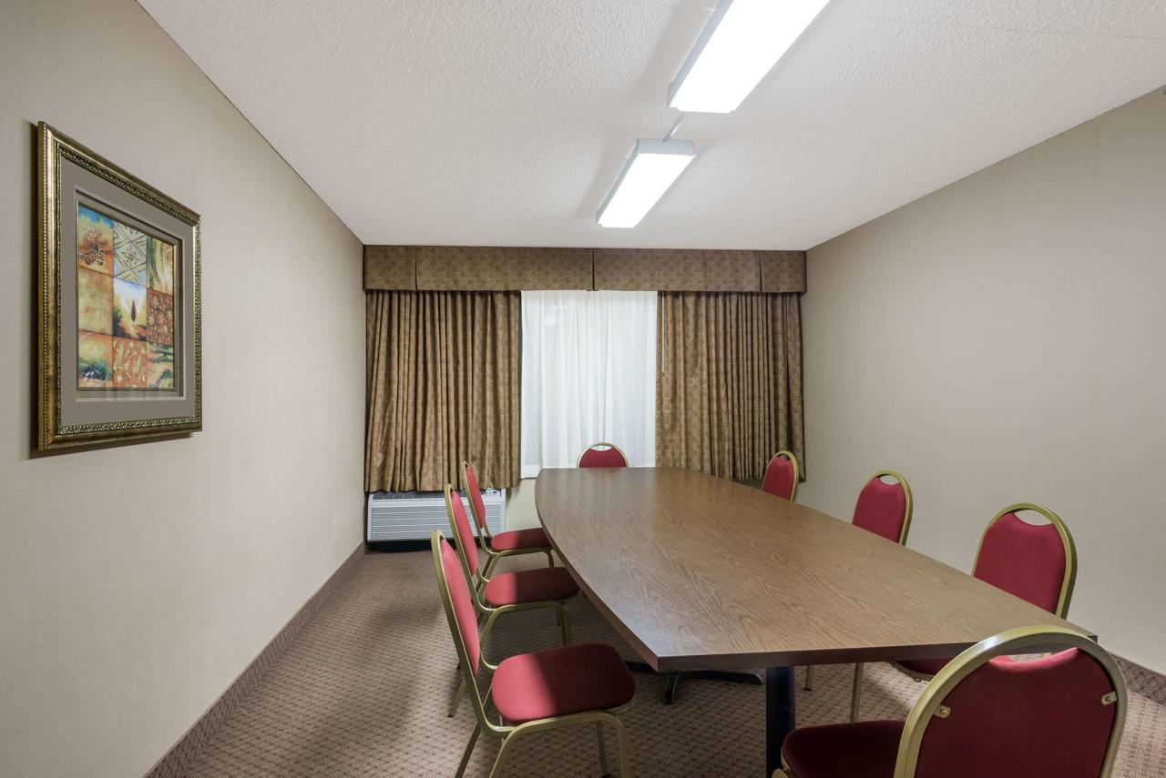 Ramada By Wyndham Watertown - thumb 28