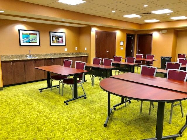 Hampton Inn & Suites Poughkeepsie - thumb 10