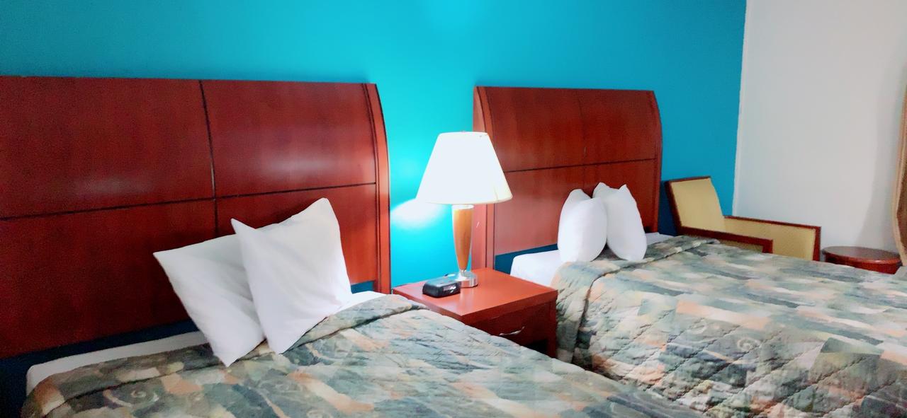 Home-Towne Suites - thumb 7