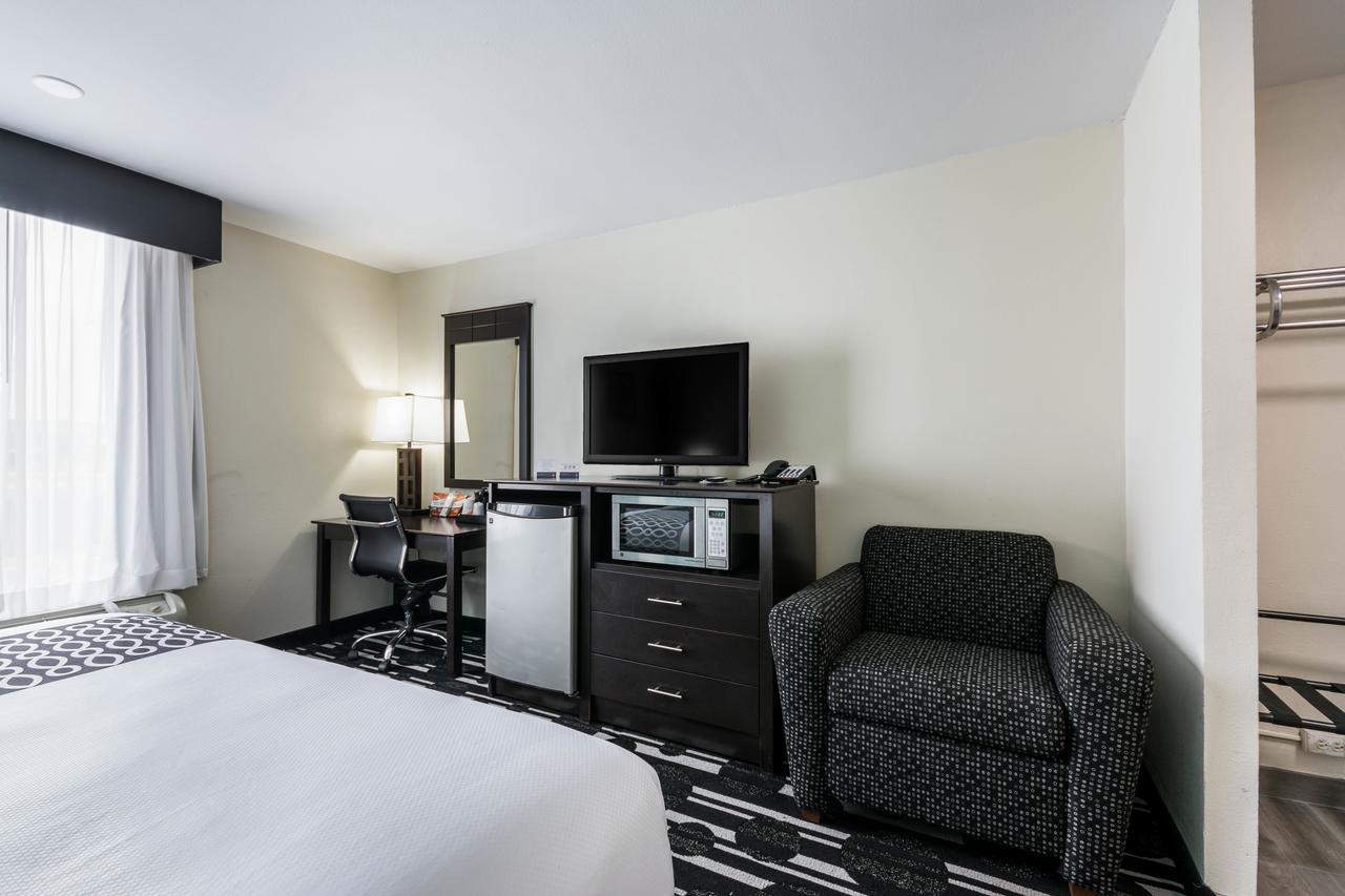 Clarion Inn & Suites Convention Center Near Bricktown - thumb 23
