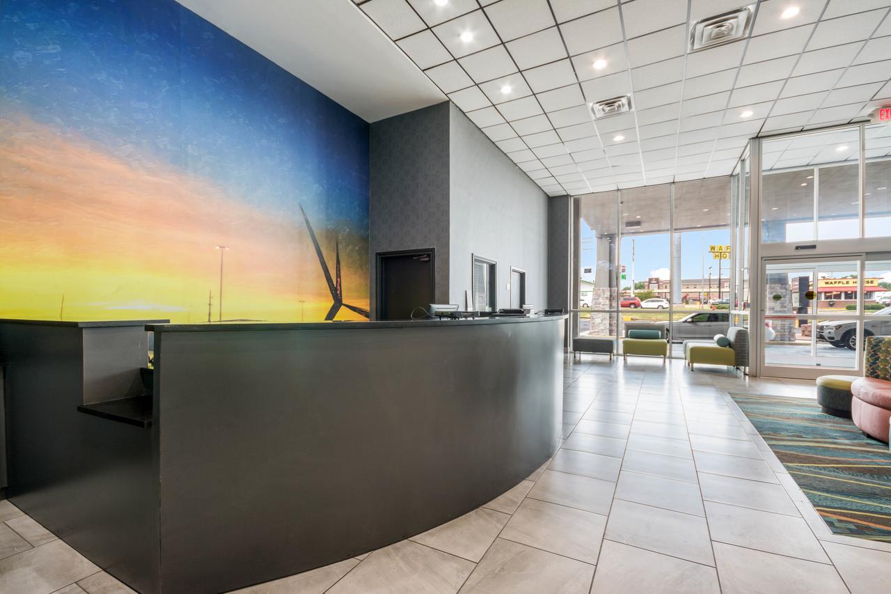 Clarion Inn & Suites Convention Center Near Bricktown - thumb 5