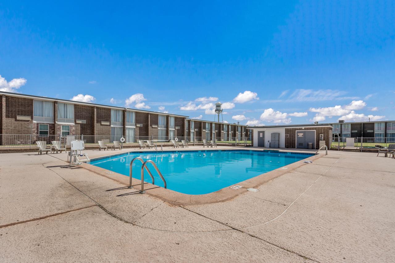 Clarion Inn & Suites Convention Center Near Bricktown - thumb 6