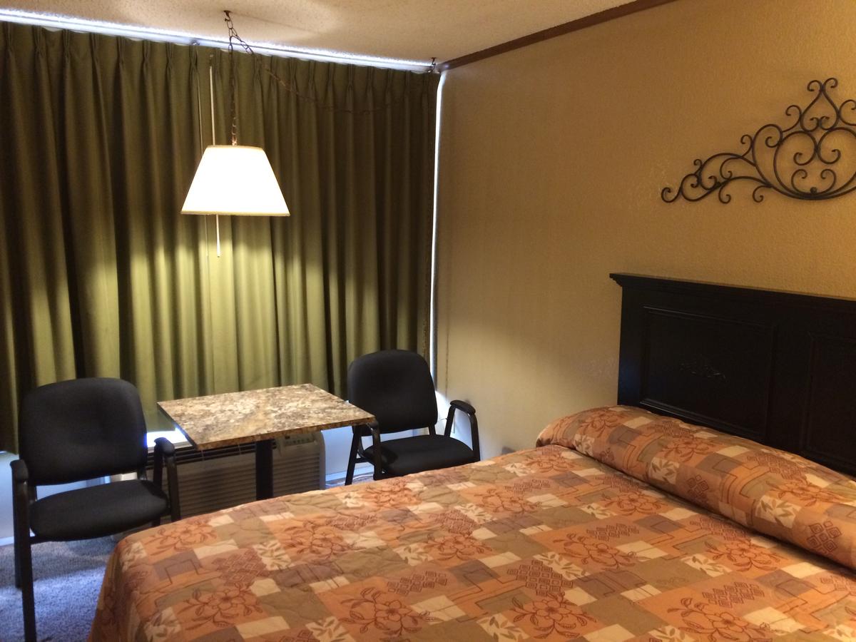 Interstate Inn - thumb 5
