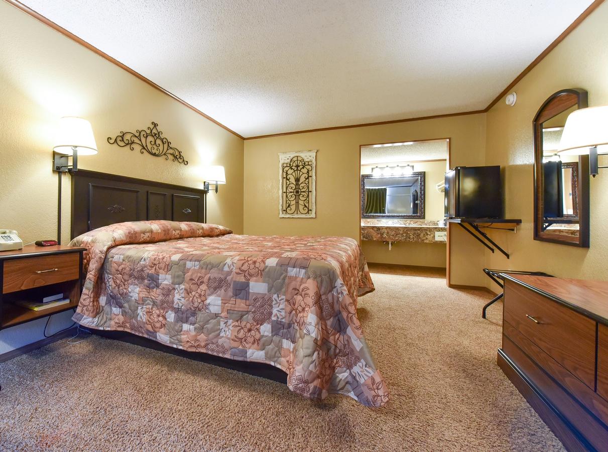 Interstate Inn - thumb 9