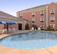 Days Inn  Suites by Wyndham Poteau - Accommodation Massachusetts