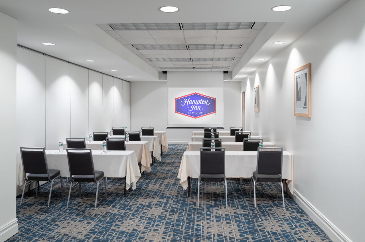 Hampton Inn Philadelphia Center City-Convention Center - thumb 17