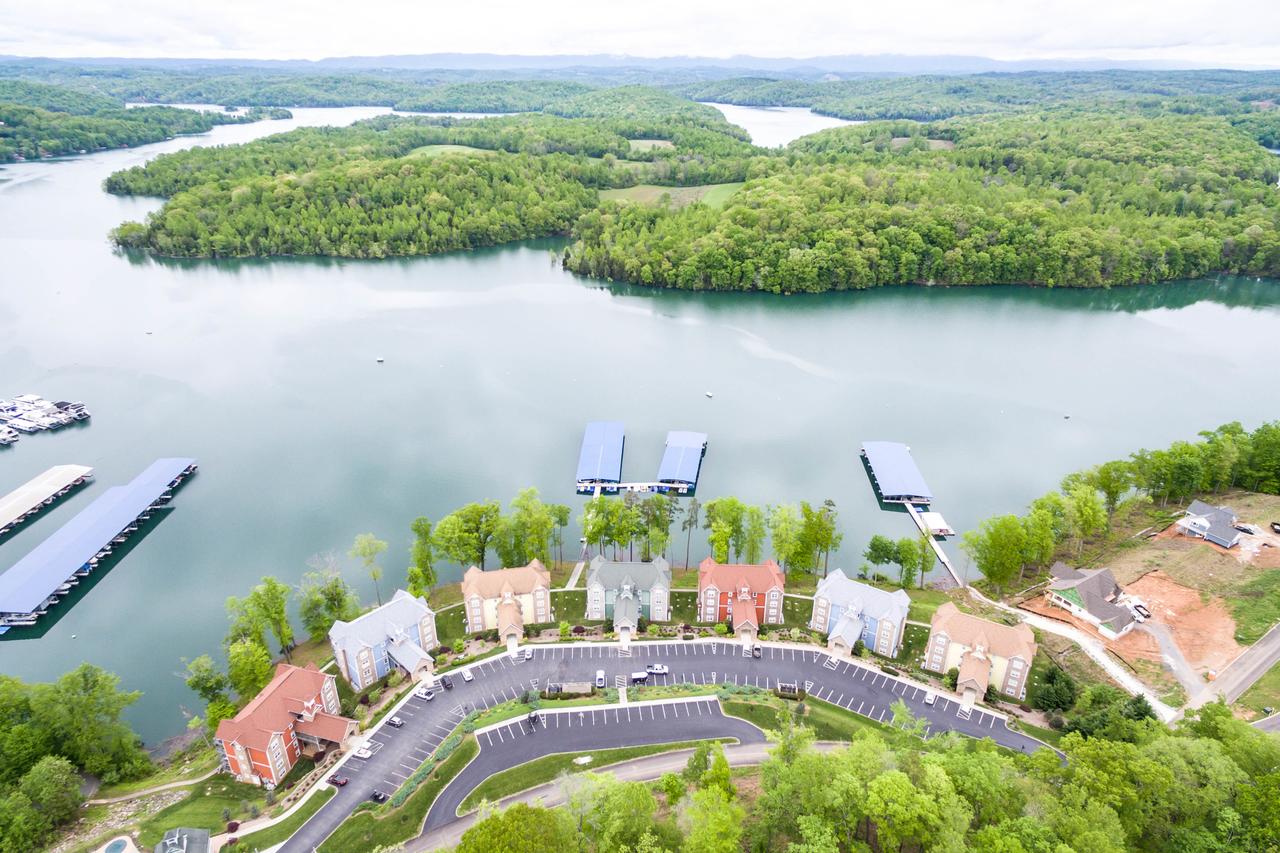 Yacht Club Cabana - thumb 3