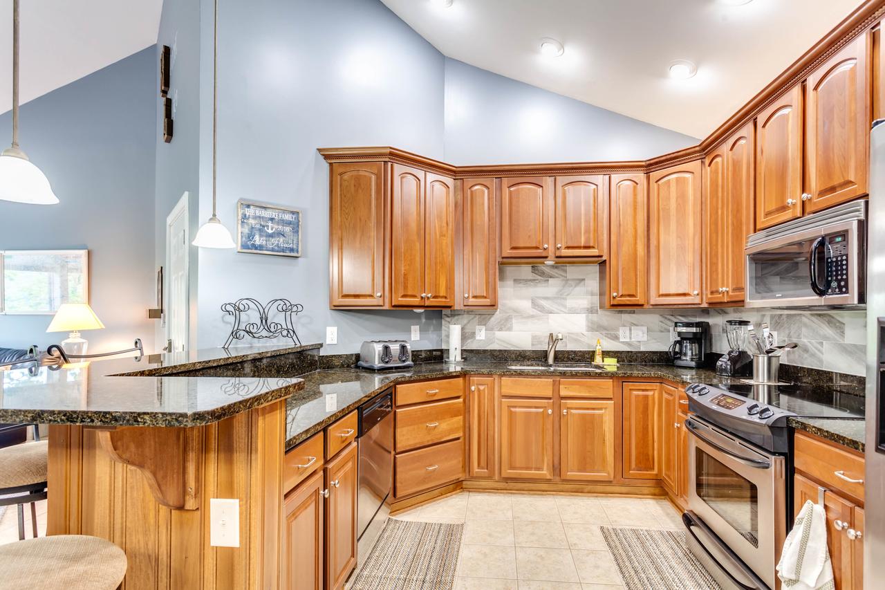 Yacht Club Cabana - thumb 7