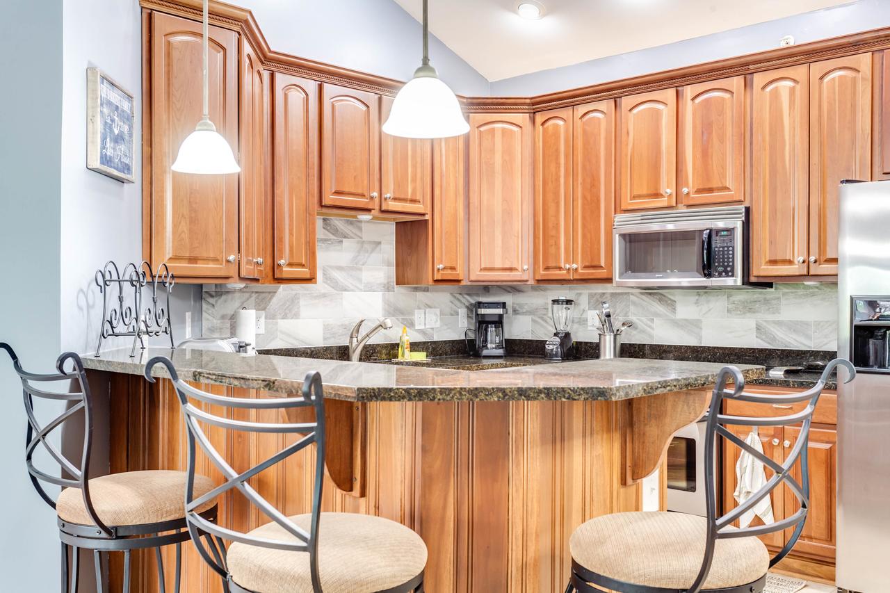 Yacht Club Cabana - thumb 5