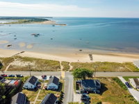 305 - Beachfront Four Accommodation Massachusetts