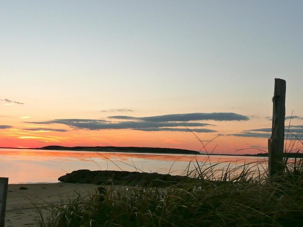 409 Castaway Cottage - thumb 1