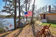 515 - Lakeside Hideaway Accommodation Massachusetts